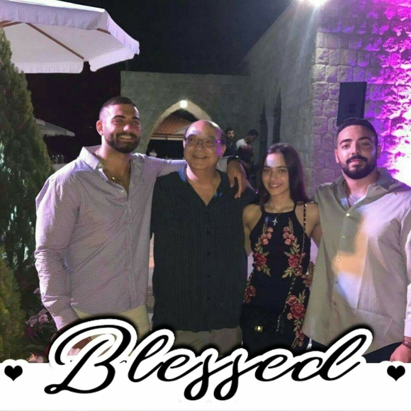 Meet your Posher, Nora - Picture 1 of 1